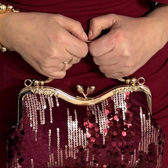 Exquisite Two-Tone Sequin Velvet Bag with Bud Clasp - Elevate Your Evening Look - Picture 2 of 7